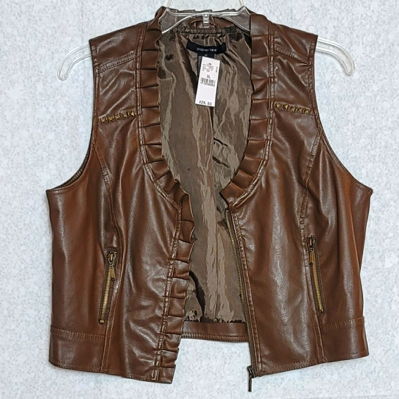 paper tee ruffle trim vest - Picture 1 of 5